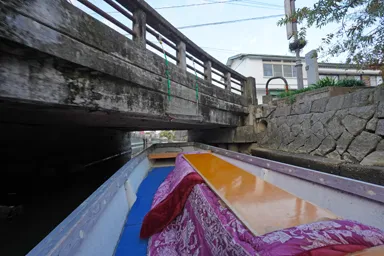 福岡の柳川の船下りの橋の下