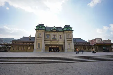福岡の石で造られた門司港駅