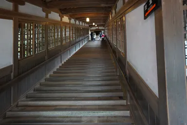 福井の永平寺の階段の回廊