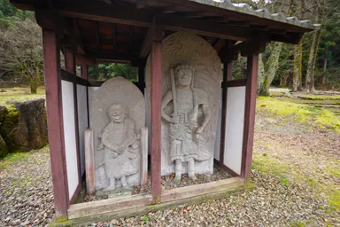 福井の西山光照寺跡の石仏