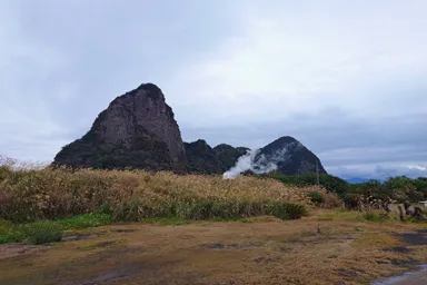 鹿児島のスヌーピー山のシルエット
