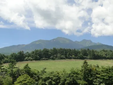 山梨の清里まきば公園から見上げる八ヶ岳