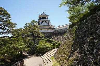 高知城の天守と石垣