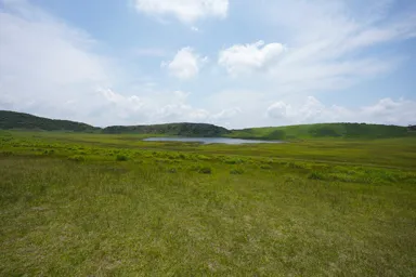 熊本の阿蘇の草千里ヶ浜と草原