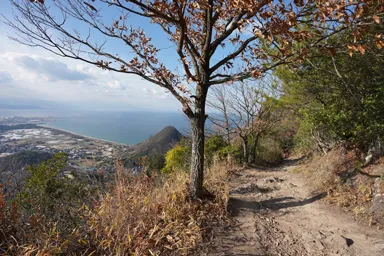 香川の高屋神社本宮への登山道