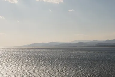 三重の海と七里御浜と紀伊山地