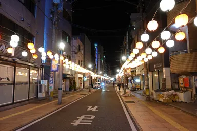 宮崎のニシタチの夜の繁華街