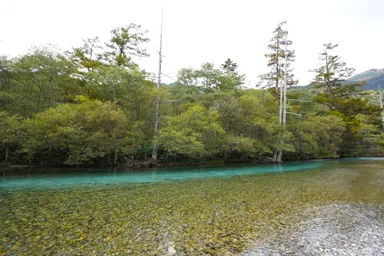 上高地の青い清流