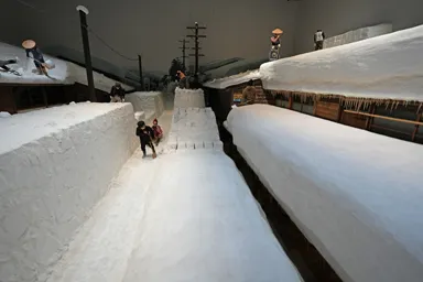 新潟県立歴史博物館の大雪を再現したジオラマ