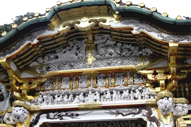 日光東照宮の陽明門の繊細な彫刻