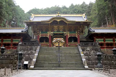 日光東照宮の日光山輪王寺の夜叉門