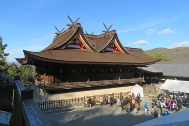 岡山の吉備津神社の正月の本殿