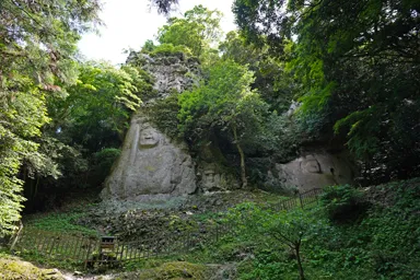 大分の熊野磨崖仏の巨大石仏