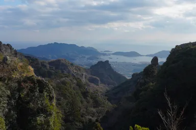 小豆島の寒霞渓の奇岩が並ぶ渓谷