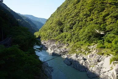 徳島の大歩危の渓谷と清流