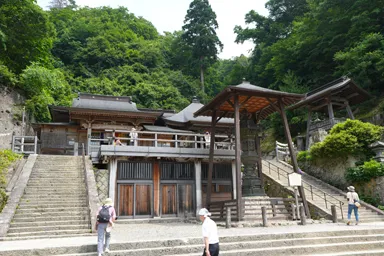 山形の立石寺の大佛殿