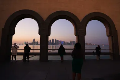 イスラム芸術博物館から眺める幻想的なスカイラインの夕暮れ