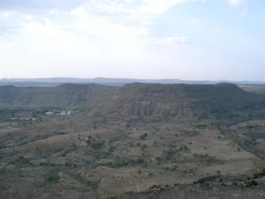 ダウラターバードから見下ろした大自然の山と大地の景色