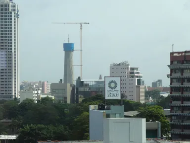 コロンボの建設中のロータスタワーの様子