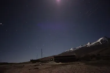 メラクの満月の夜の異次元の明るさ