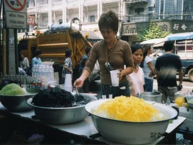 路上の漢方系の味がする屋台