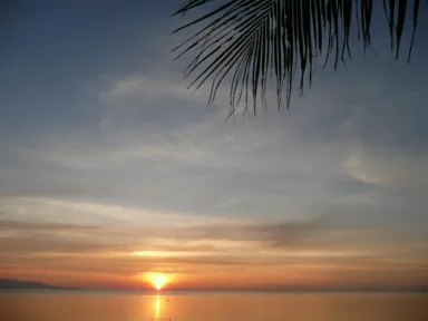 ハードリンのサンセットビーチの何度見ても飽きない美しい海の夕暮れ